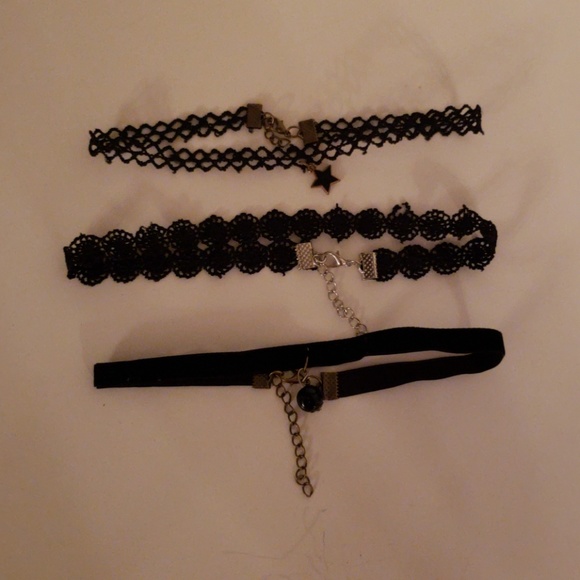 7 choker necklaces - Picture 4 of 7